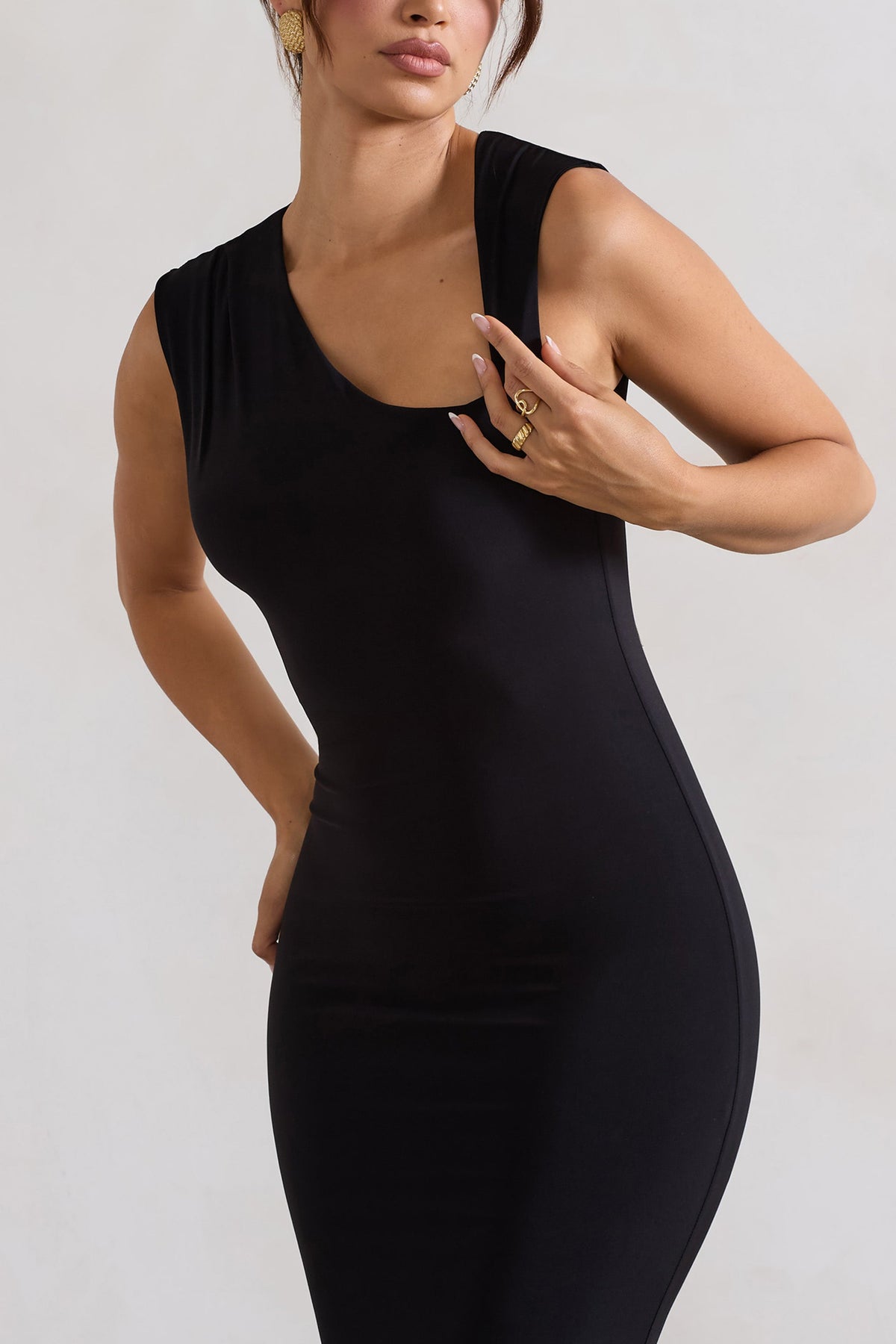 WB_HR_CL129786002-BehindTheScenesBlackSleevelessCut-OutMaxiDress7_db97257c-ba25-4fb9-a2da-3e9c58ace613