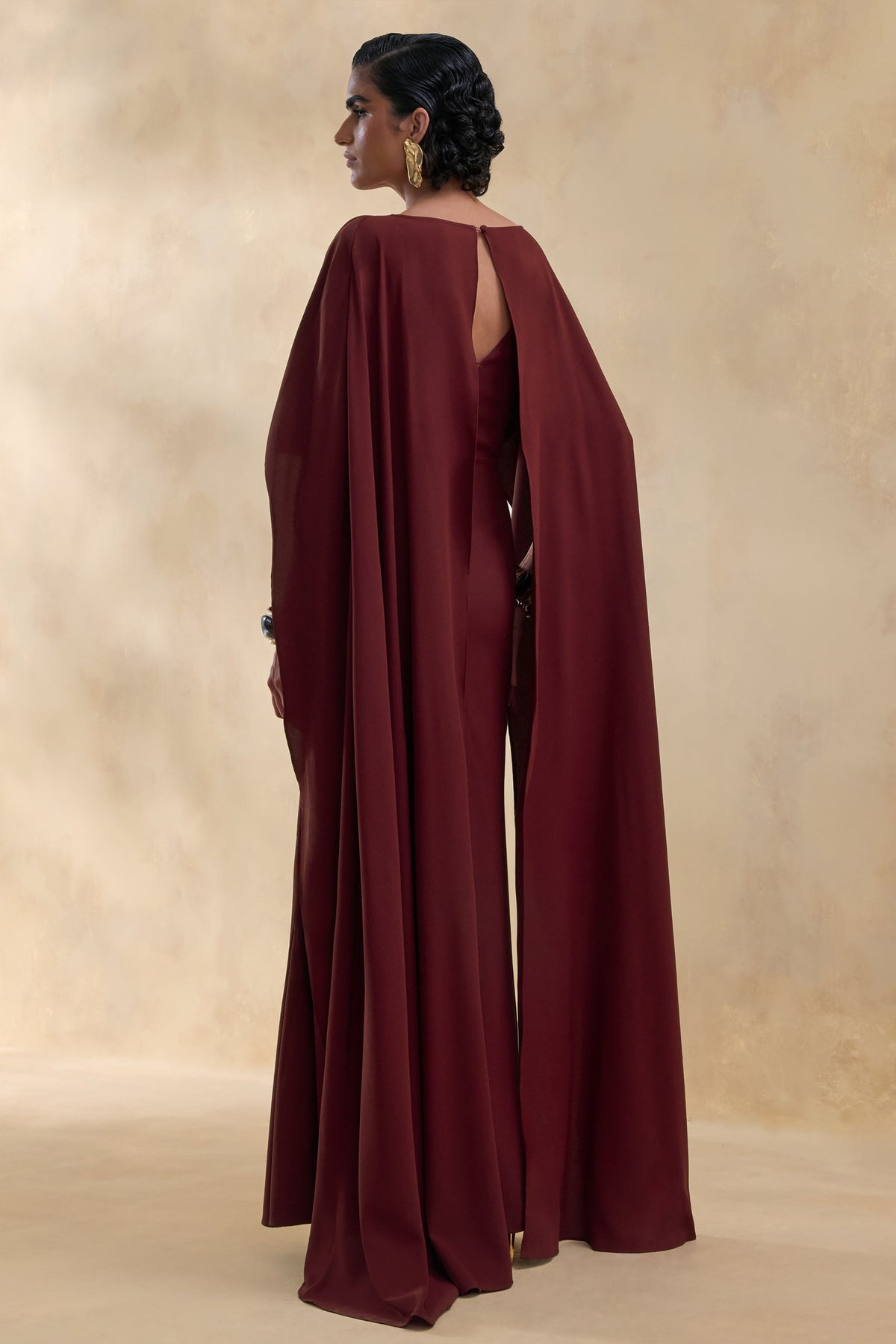 ECM_HR_CL136358037---Pristina-_-Burgundy-Boat-Neck-Woven-Maxi-Dress-With-Cape-Detail-4.jpg