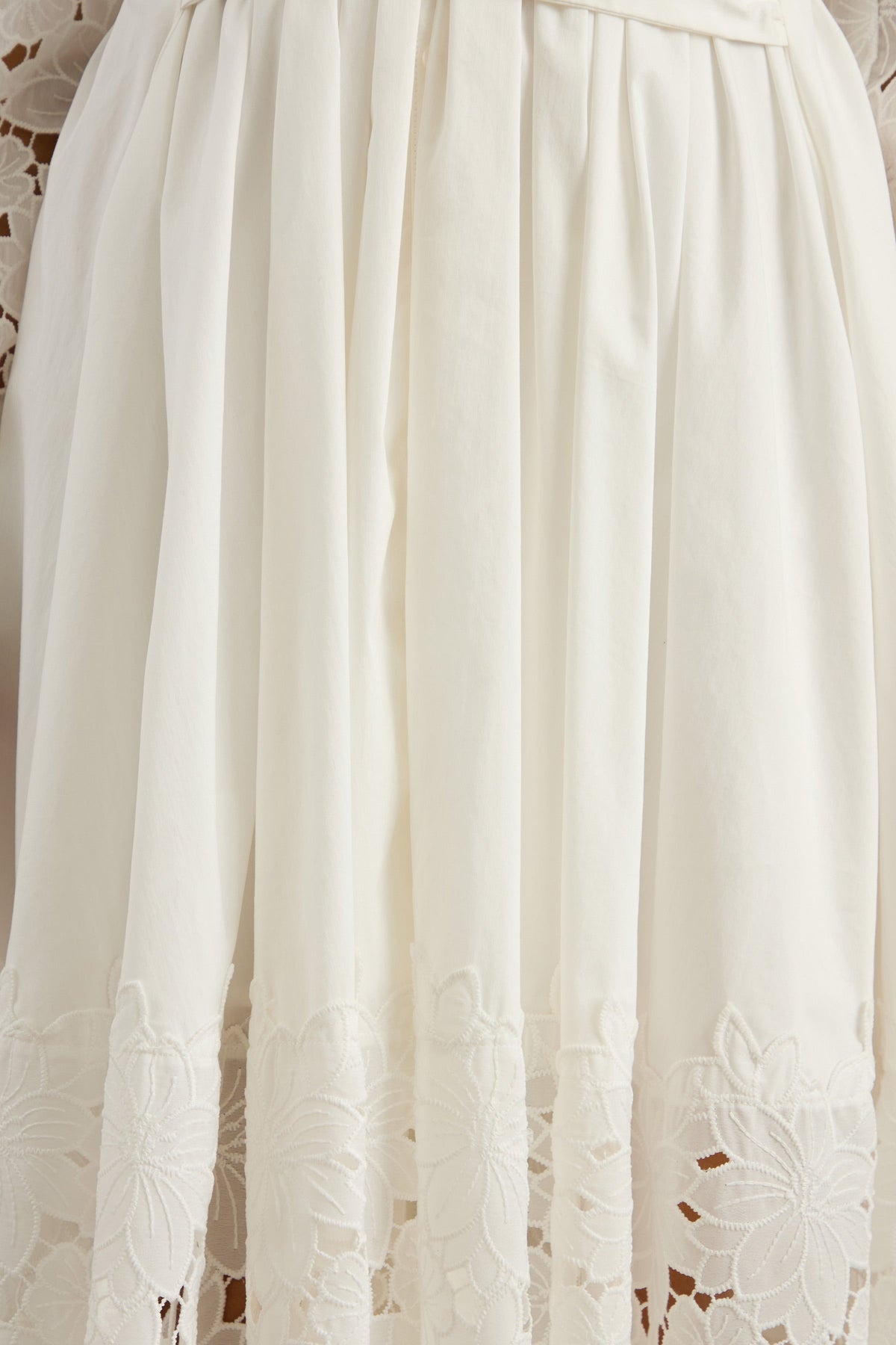 ECM_HR_CL137928110_Zalynne_White 113.jpg