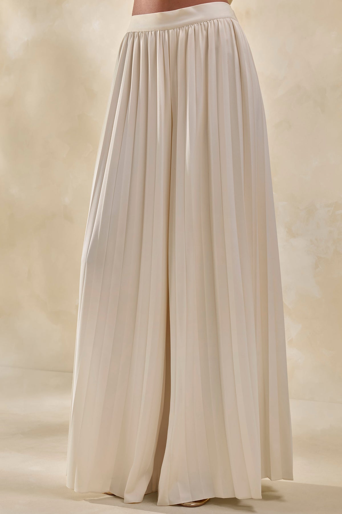 ECM_HR_CL137939111---Karienne-_-Cream-Round-Neck-Top-With-Belted-Detail-+-CL137940111---Lerenza-_-Cream-Satin-Wide-Leg-Pleated-Trousers3.jpg